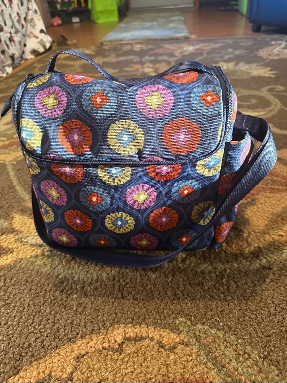 Vera Bradley Navy Multicolor Floral Circle Lunchbox